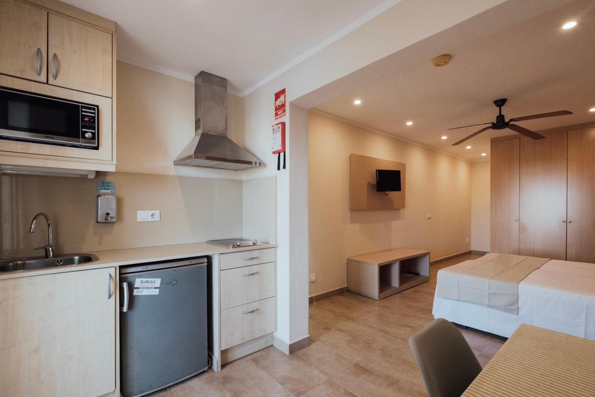 Apartamentos Blancala Кала Бланка Екстериор снимка